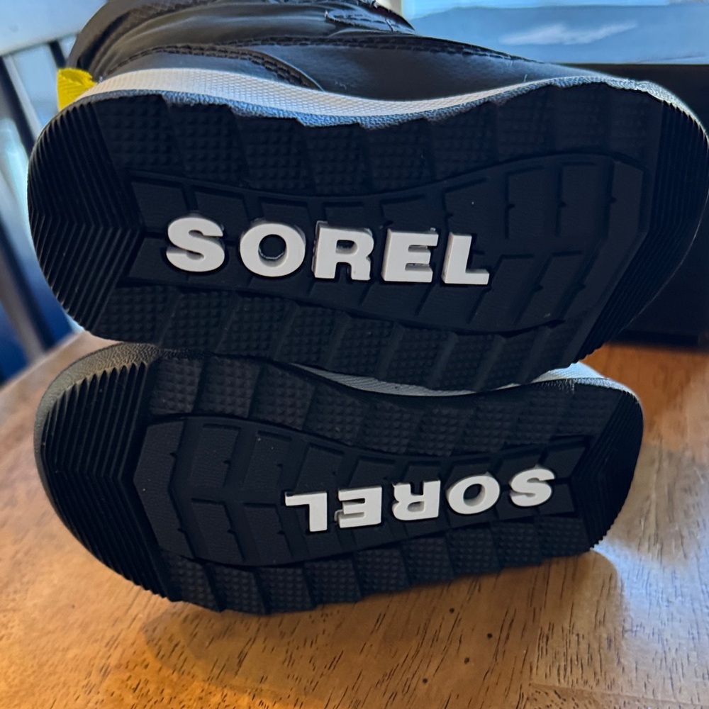 Sorel Kids' Black, Blue and Red Winter Boots Toddler Size 6 - Picture 3 of 3